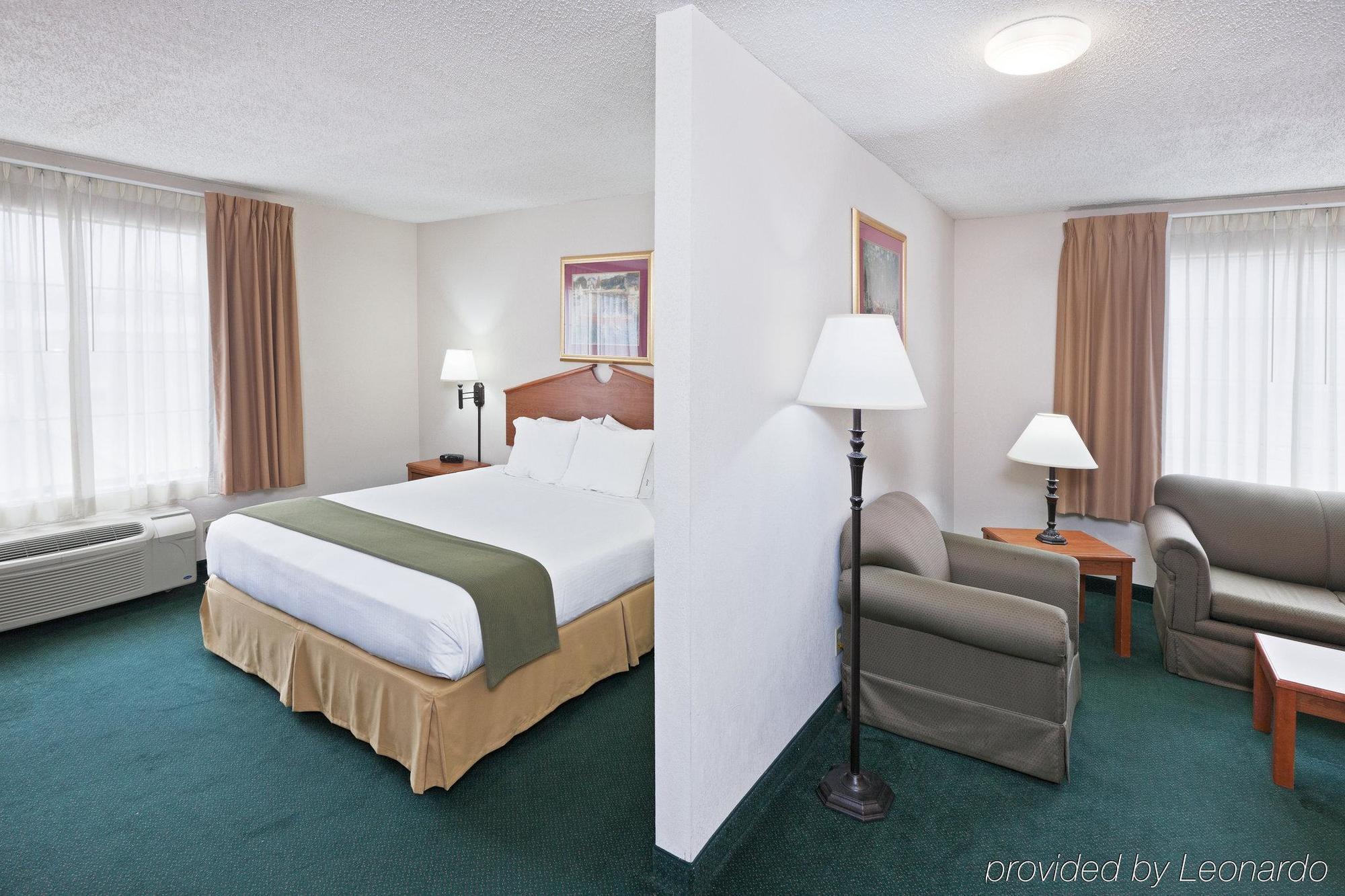 Holiday Inn Express Hotel & Suites Vinita By Ihg Номер фото