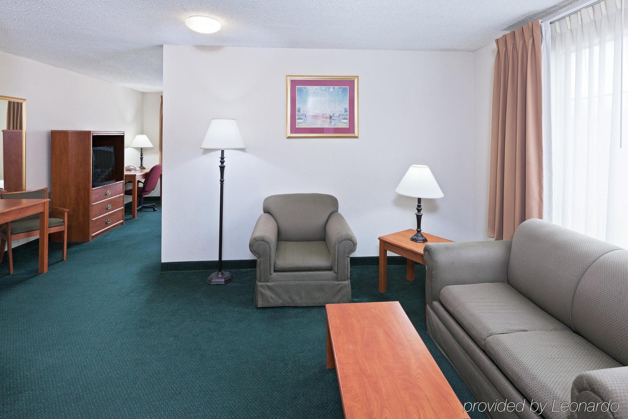Holiday Inn Express Hotel & Suites Vinita By Ihg Номер фото