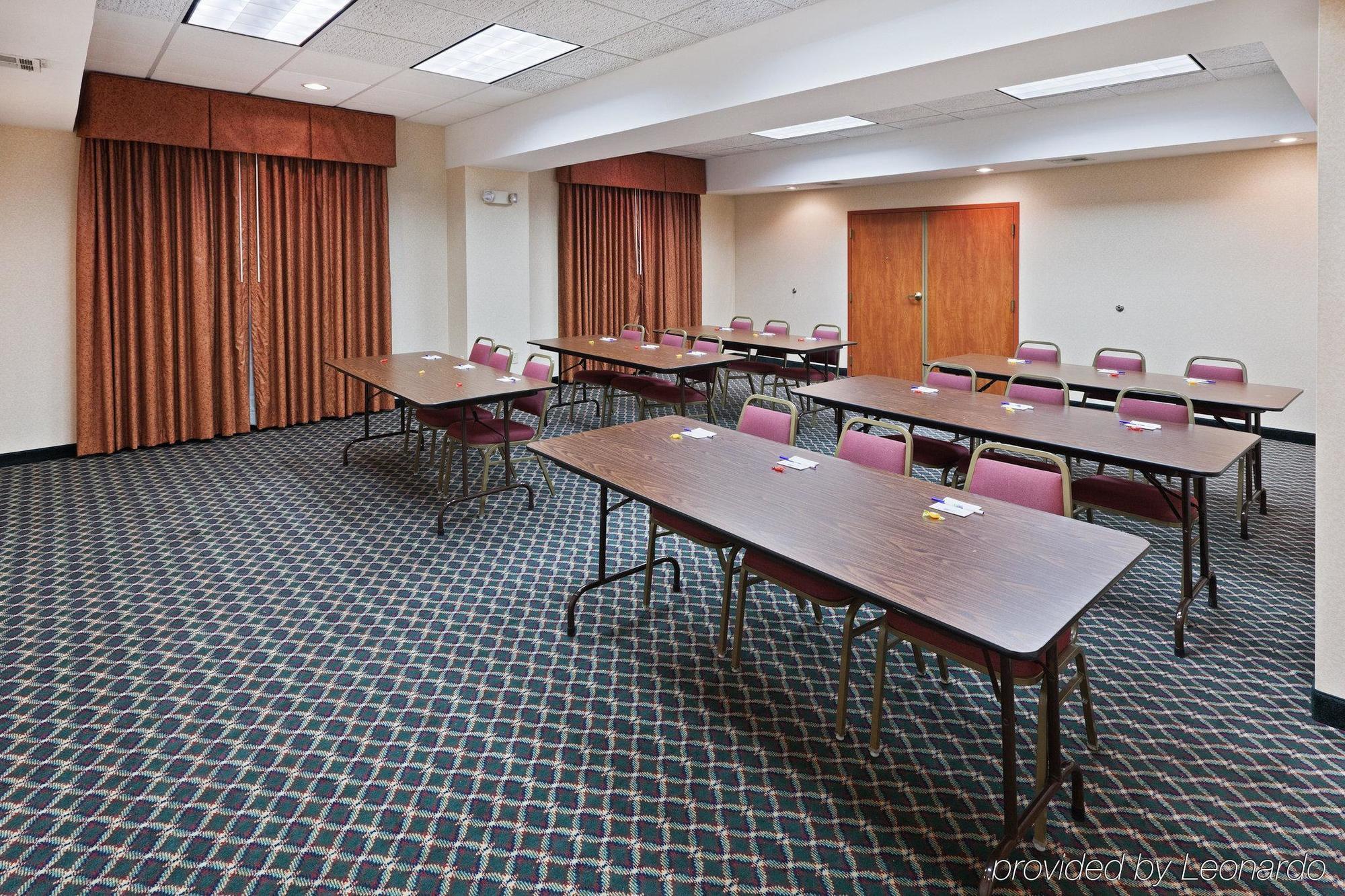 Holiday Inn Express Hotel & Suites Vinita By Ihg Удобства фото