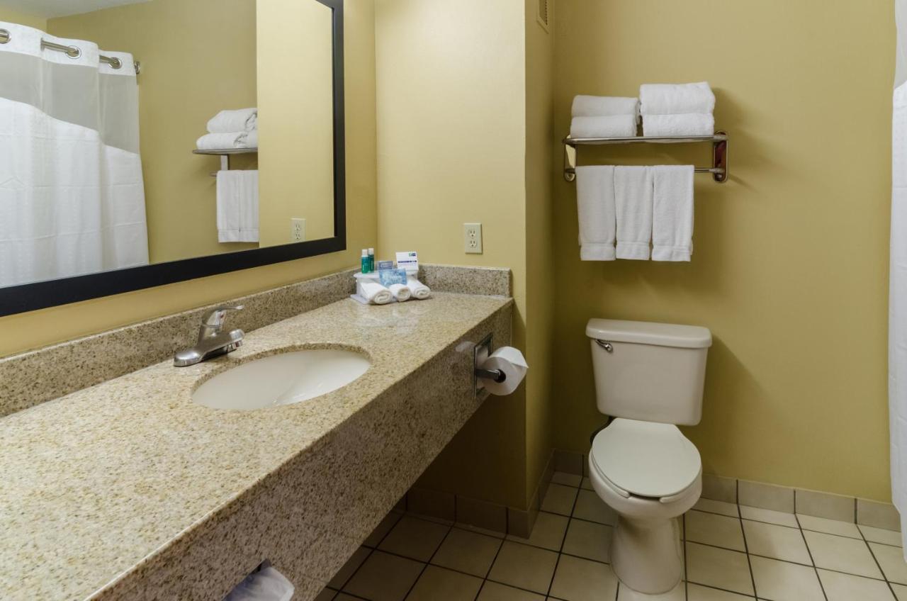 Holiday Inn Express Hotel & Suites Vinita By Ihg Экстерьер фото
