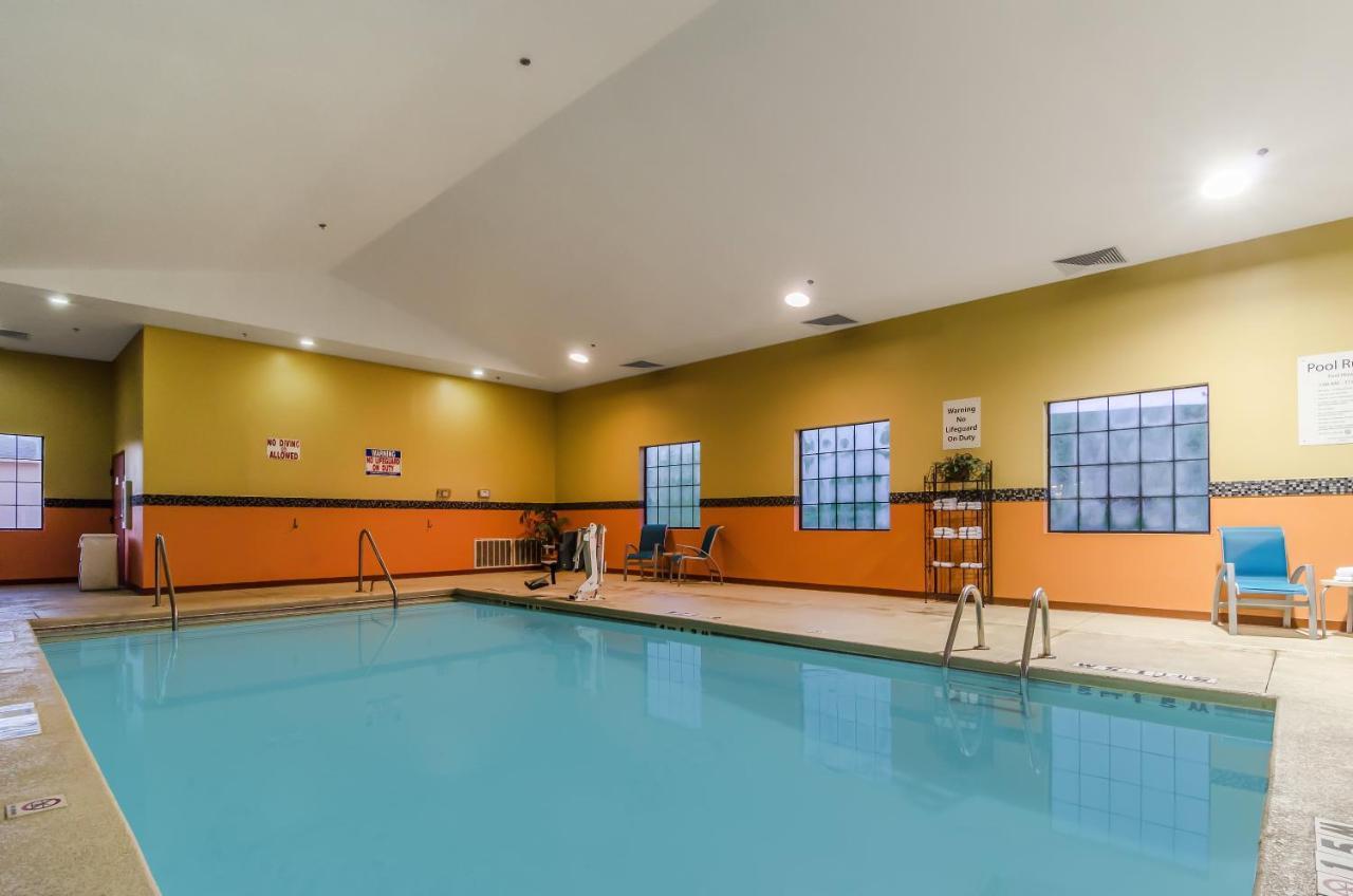 Holiday Inn Express Hotel & Suites Vinita By Ihg Экстерьер фото